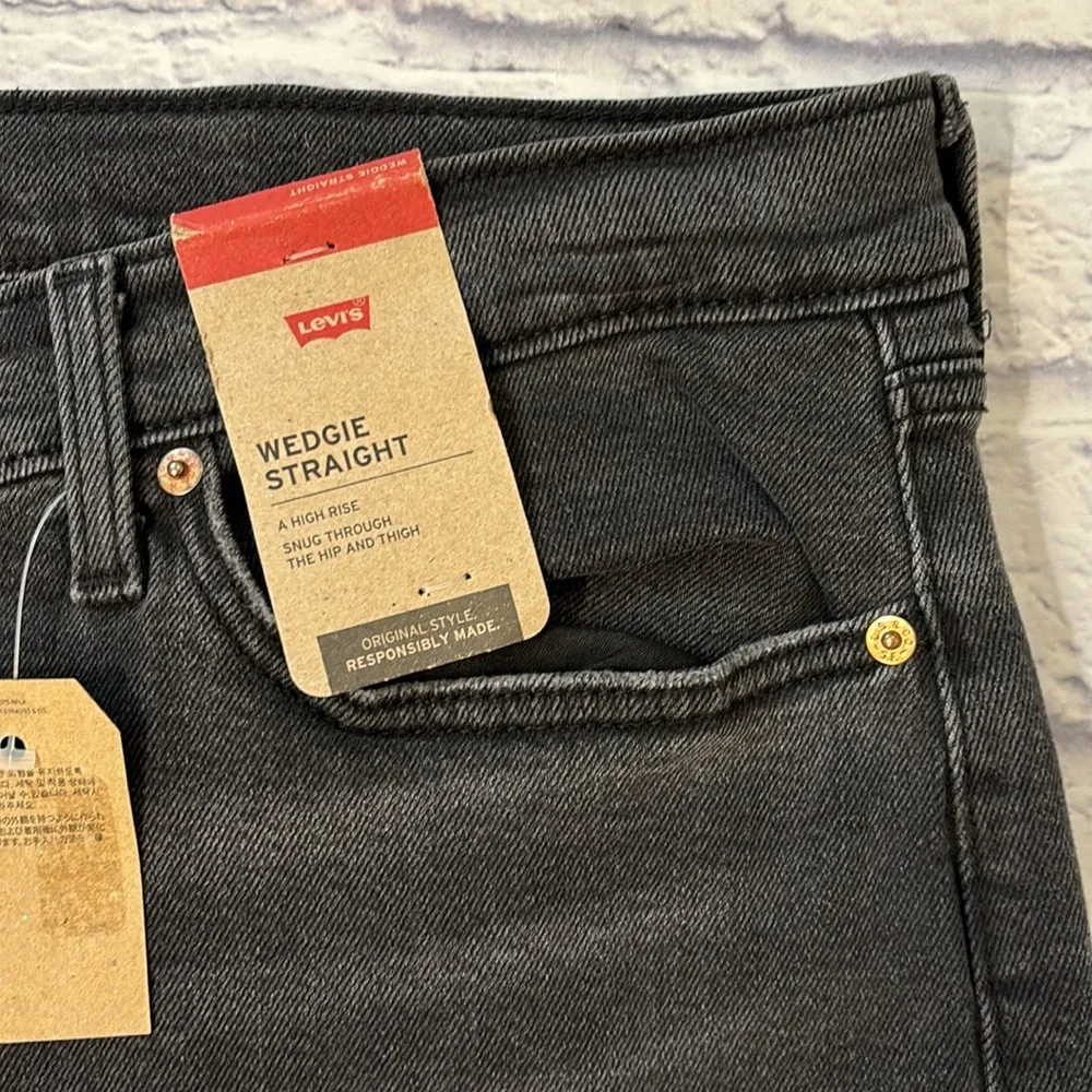 Levi’s Wedgie Straight High Rise Black Denim Cropped Jeans Plus Size 24W NWT